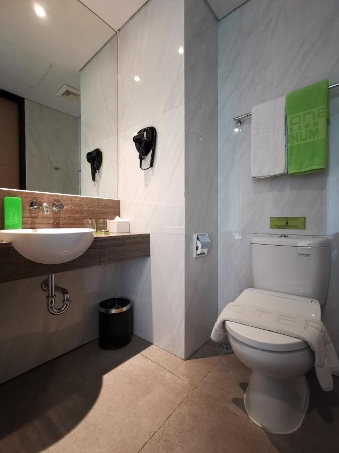Maxone Platinum Hayam Wuruk Hotel Jakarta Kültér fotó